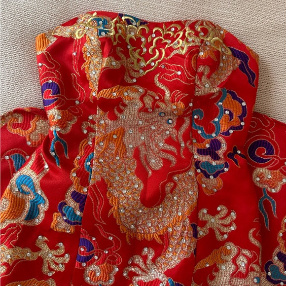 Chinese wedding gown - Picture 6 of 11